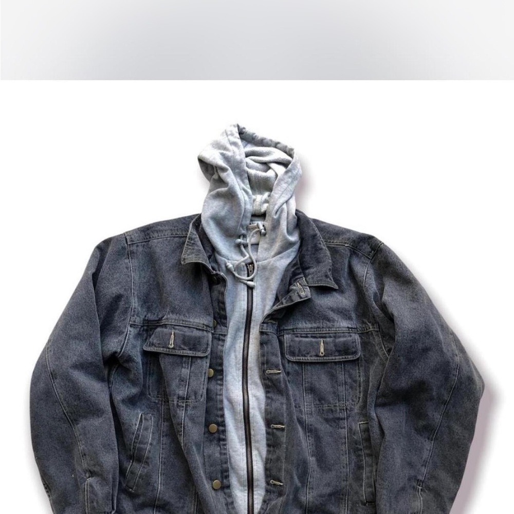 Gray Lightweight Shirt Jacket with Classic Style